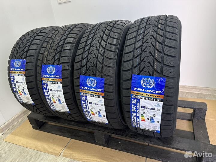 Tri Ace Snow White II 205/60 R16 94T