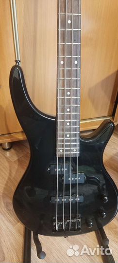 Бас гитара Caraya