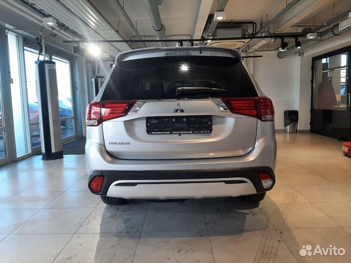 Mitsubishi Outlander 2.0 CVT, 2022