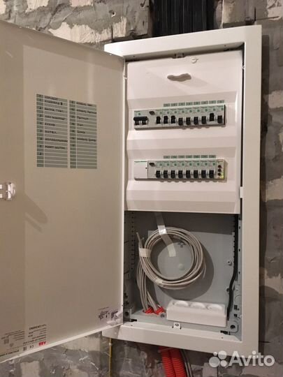 Электрик электромонтажник