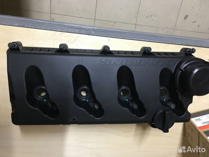 Крышка клапанная в сборе Газель 5262618 5262617