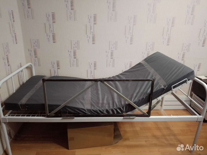 Медицинская кровать для лежачих больных