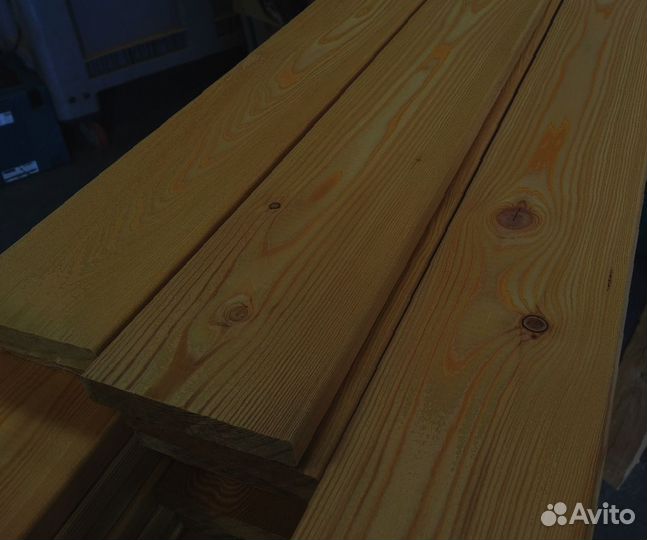 Шлифованные доски лиственницы 50x160 мм, идеально подходят для интерьера