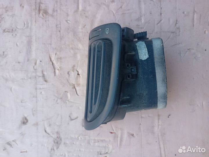 Дефлектор воздушный Peugeot 406 1995-1999