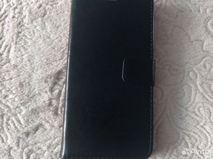 Чехол на телефон