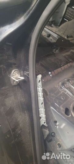 Уплотнитель дверного проёма Porsche cayenne 958