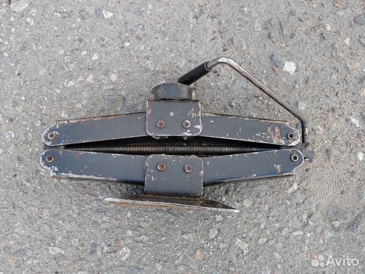 Домкрат ромбовый