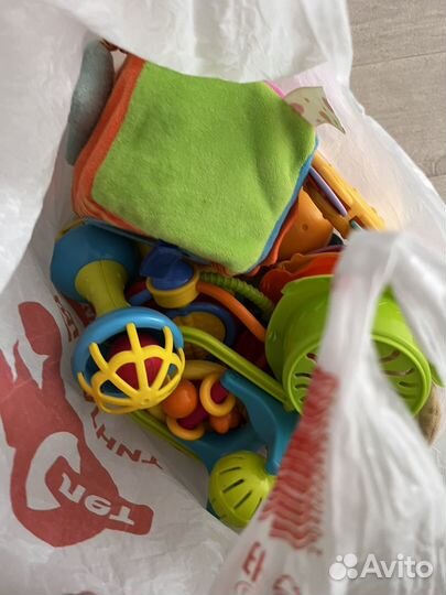 Погремушки детские и развивашки для малыша