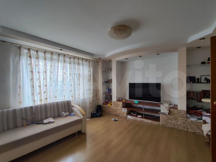 4-к. квартира, 80 м², 7/10 эт.