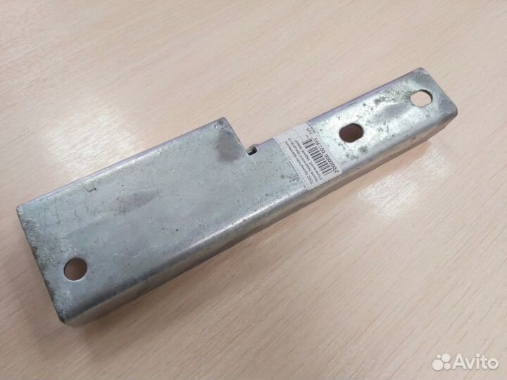 Кронштейн крепления крыла прицепа лодочного со ст