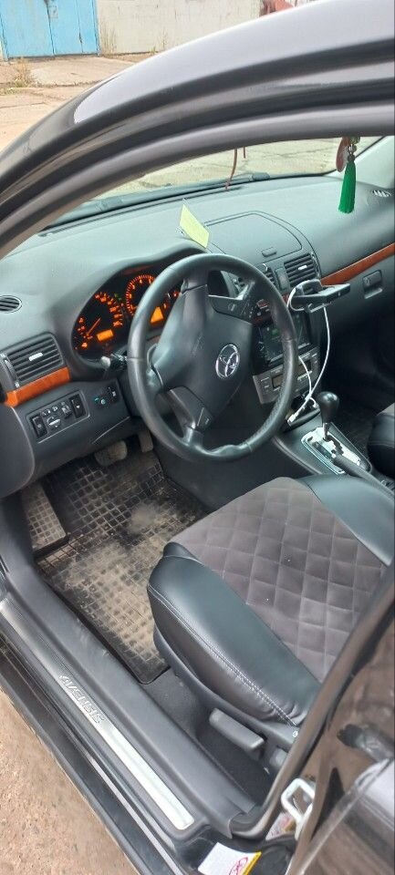 Toyota Avensis: фото владельца