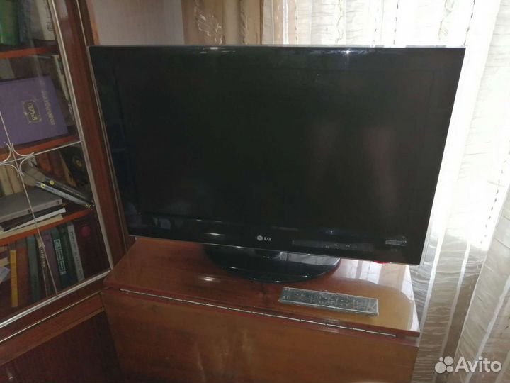 ЖК Телевизор LG 80см