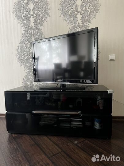 Тумба под телевизор