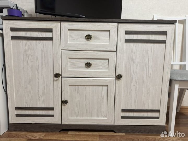 Шкаф с тумбой