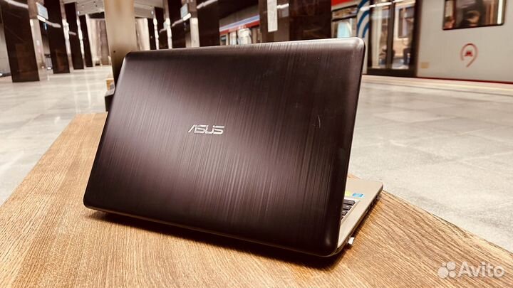 Asus на Pentium Silver и видеокартой MX110 10252