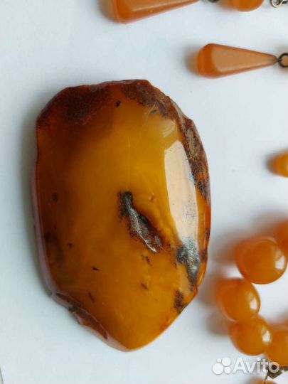 Изделия из янтаря СССР винтаж