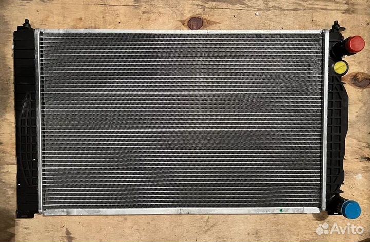 Радиатор охлаждения двигателя audi A4 94-01