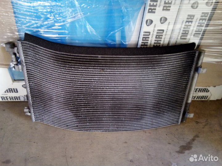 Радиатор кондиционера Renault Megane 3 хэтчбек 1