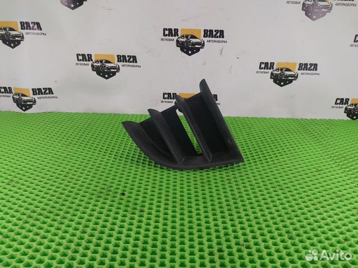 Решетка в передний бампер левая L Skoda Octavia