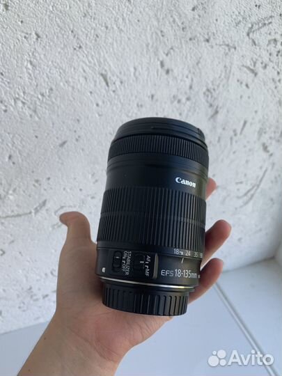 Объектив Canon EF-S 18-135mm