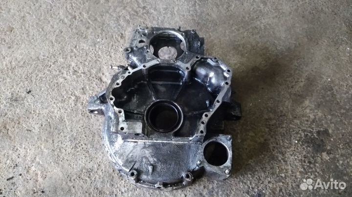 Крышка двигателя Giga (94) 10PD1 16.7d зад дефект