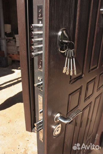 Дверь входная металлическая