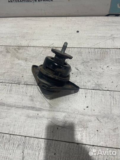 Опора двигателя правая Kia Ceed 1