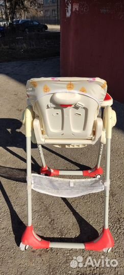 Стульчик для кормления малыша