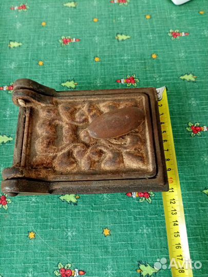 Дверца для печки чугунная старинная