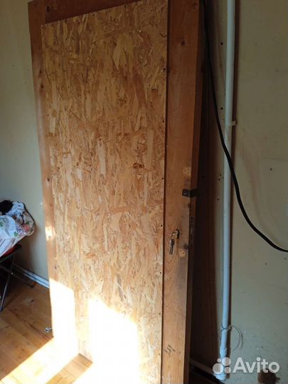 Дверь входная деревянная бу