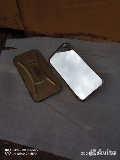 Боковое зеркало