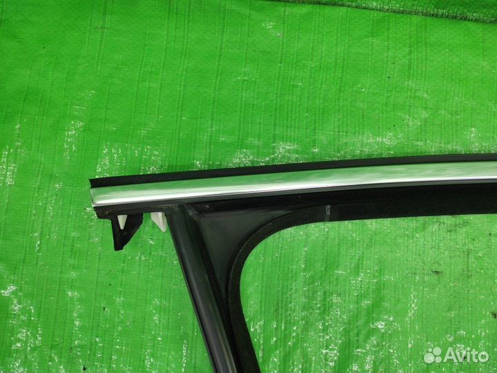 Уплотнитель п/п стекла+ хром Touareg/Cayenne 10-18