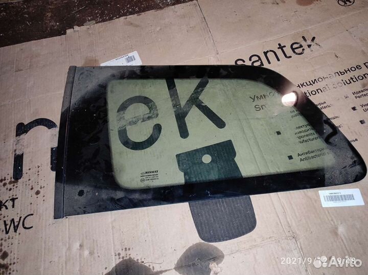 Форточка задняя Рено Меган 2