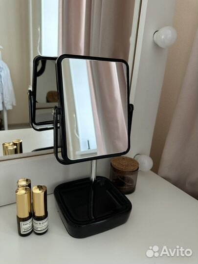 Настольное зеркало