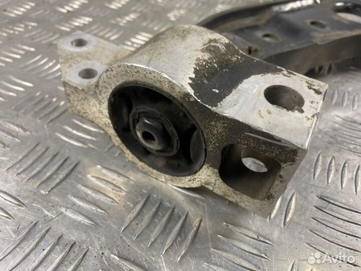 Рычаг подвески нижний передний правый Volkswagen