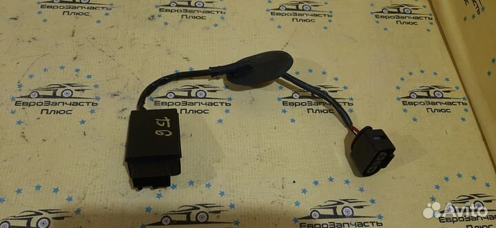 Реле управления бензонасосам Volkswagen Passat B6