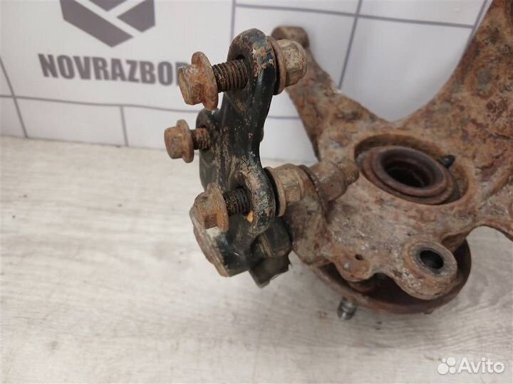 Кулак поворотный передний левый Ford Focus 2 08-11