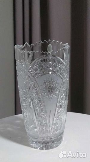 Большая хрустальная ваза для цветов