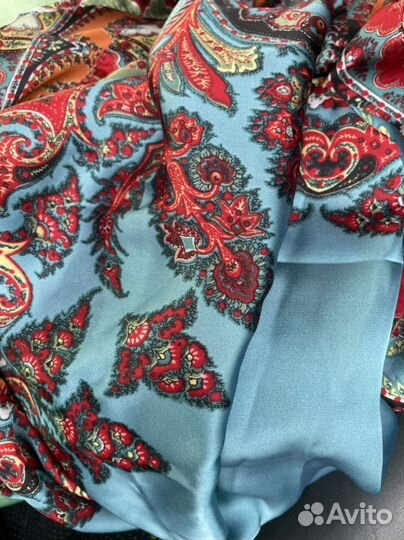 Шарф шелковый женский