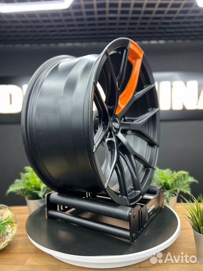 Кованые диски R20 на Dodge RAM