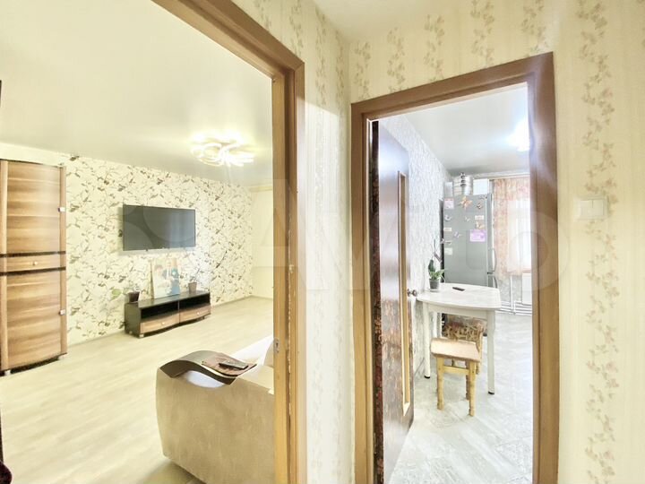 2-к. квартира, 64 м², 1/10 эт.