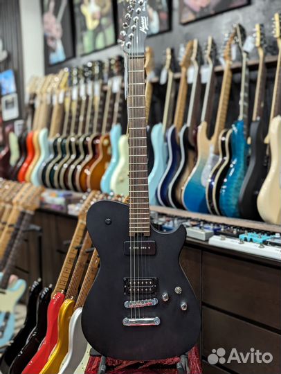 Электрогитара Cort Series, черная, модель Мэттью Б