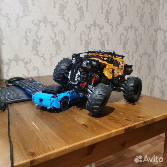 Lego Technic 42098, 42099