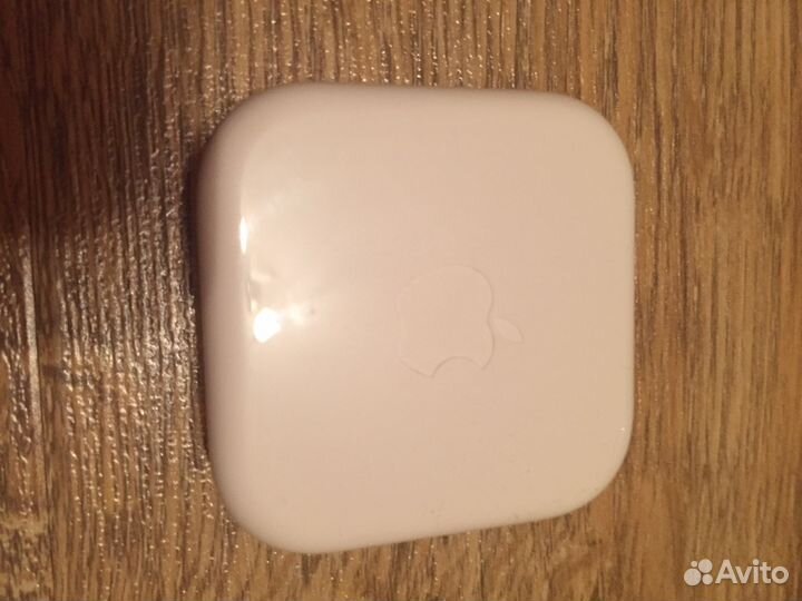 Наушники Apple