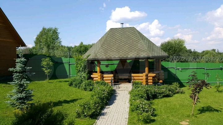 Дом 298 м² на участке 35 сот.