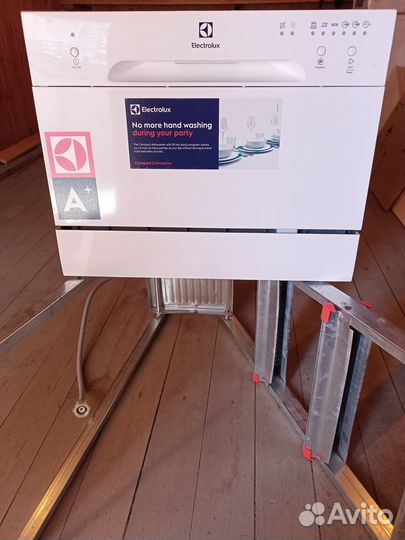 Настольная посудомоечная машина Електролюкс