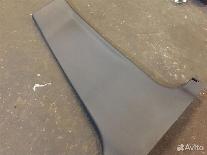 Обшивка стойки Mercedes-Benz W204 C-classe 2011-2