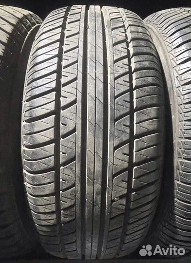 Zetro C4 215/60 R16 95N