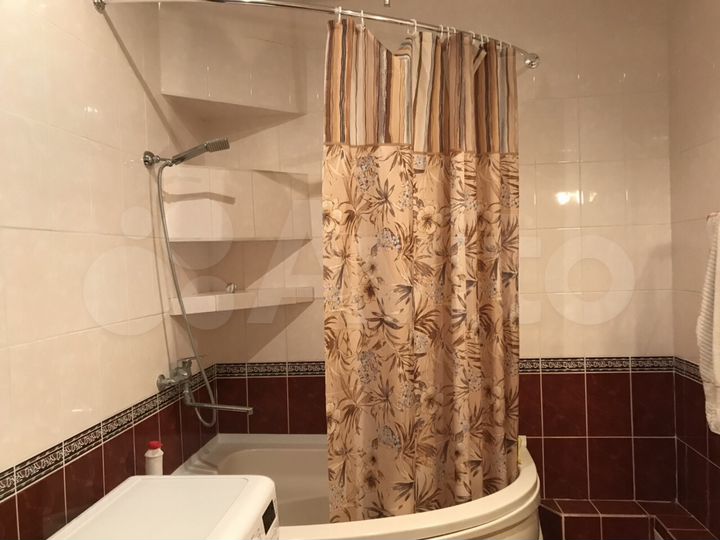 3-к. квартира, 130 м², 1/4 эт.