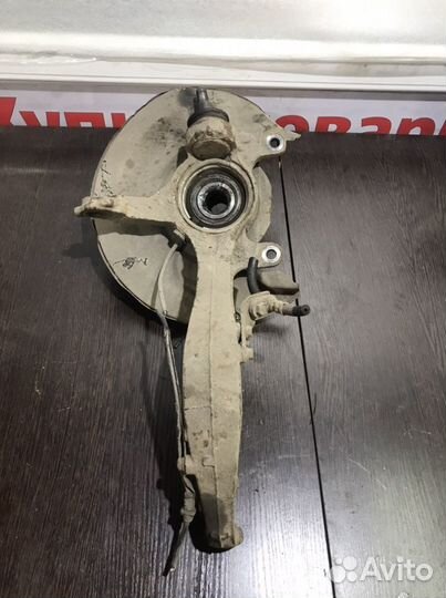 Кулак передний правый Honda Accord 7